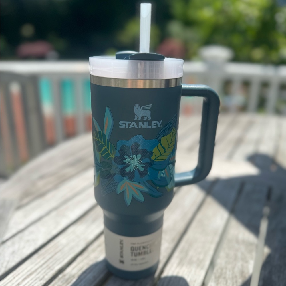 Stanley Mother’s Day blue gray 40 oz.